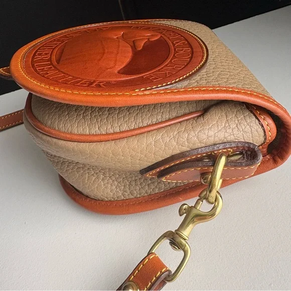 Vintage Dooney and Bourke Awl Taupe Leather Big Duck Crossbody Bag - Picture 10 of 16